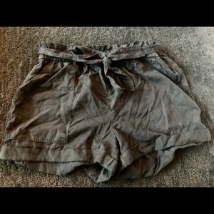 Aerie Dark Gray Camp Paperbag Shorts Size Large